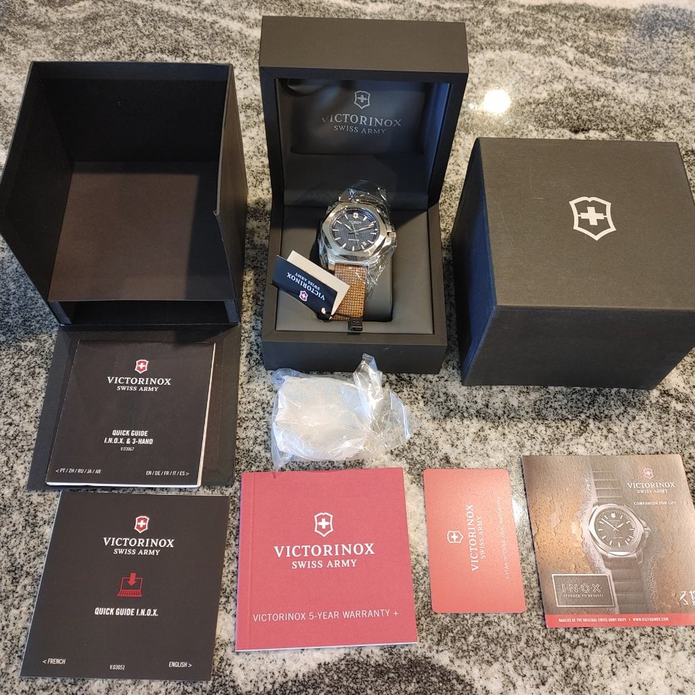 *NEW WITH TAGS* VICTORINOX I.N.O.X. MECHANICAL Blue Dial Watch 241834 - Picture 2 of 4
